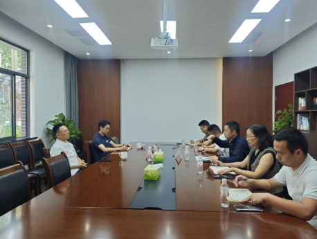 橙子喵酱
党组成员、副局长石强桢一行1.png